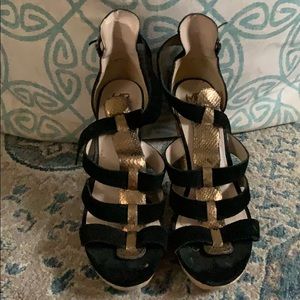MRKT SUEDE/WOVEN PLATFORM HEELS